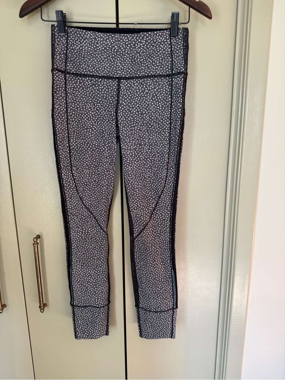 Lululemon Drop It Like It’s Hot Leggings Size 4